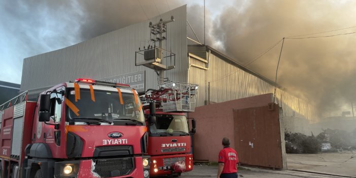 Mersin'de hurda fabrikasında yangın