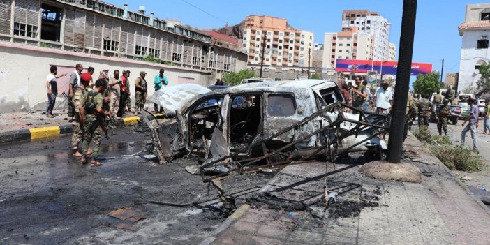 Yemen'de ‘vali konvoyu’na bombalı saldırı: 6 ölü, 7 yaralı