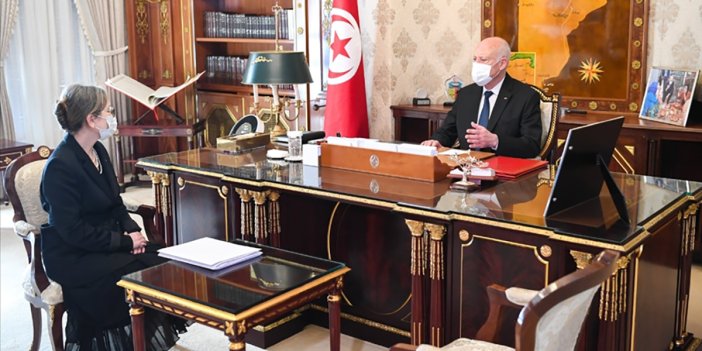 Tunus'ta yeni hükümet görevine başladı