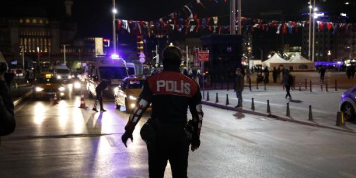 Taksim'de polis noktasında ortalık bir anda karıştı! Küfürler yağdırdı, gözaltına alındı