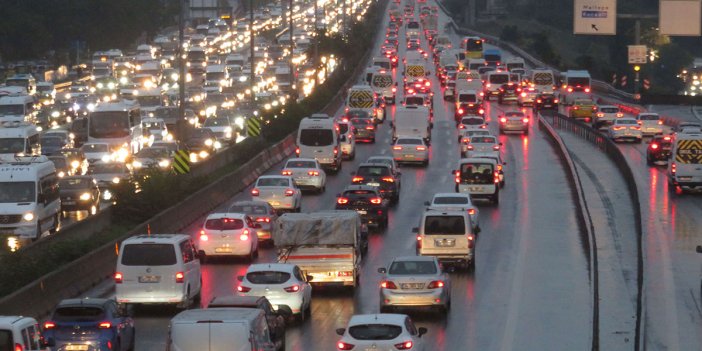 İstanbul'da haftanın ilk iş gününde trafik yoğunluğu