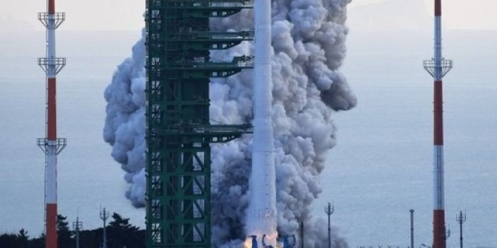 Güney Kore’nin ilk yerli roketi ‘Nuri’ uzaya fırlatıldı