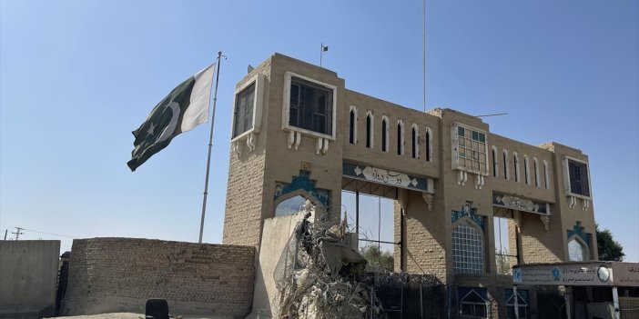 Pakistan ve Afganistan arasındaki Spin Boldak Sınır Kapısı kapatıldı