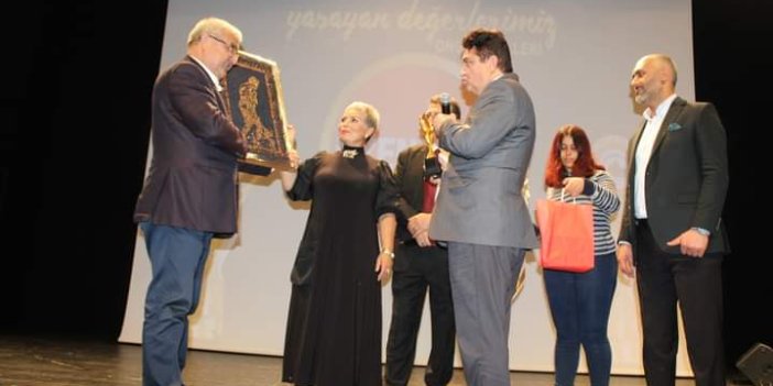 Yeniçağ Gazetesi'ne ''Yaşayan Değerlerimiz'' ödülü