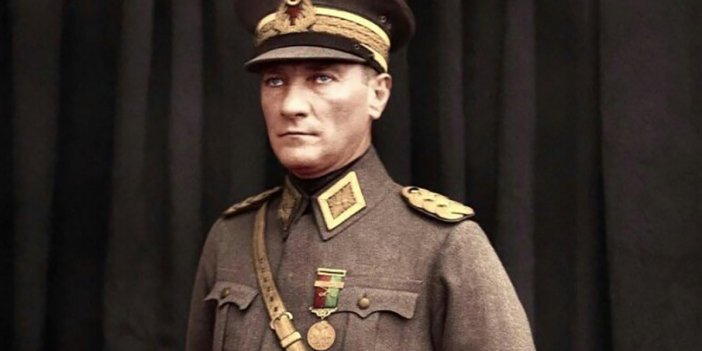 Atatürk'ü Mareşal üniformalı gören İtalyan Büyükelçi neden tir tir titredi