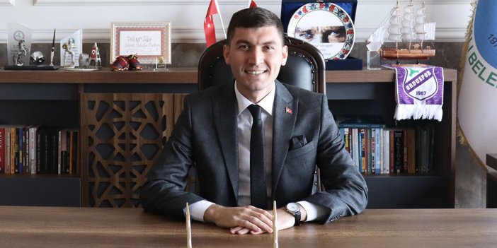 Türkiye'nin en genç belediye başkanı borçları sıfırladı
