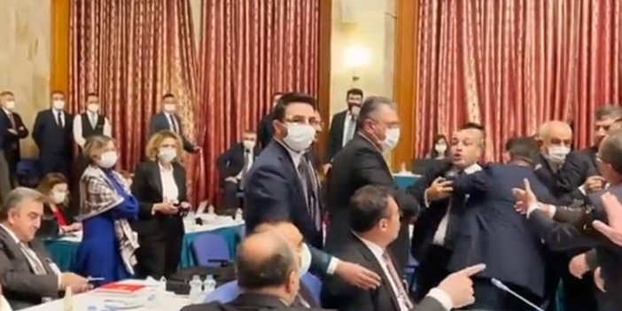 Bakan Varank'ın sözleri ortamı gerdi... Meclis’te AKP’li ve CHP'li vekiller birbirlerine girdi