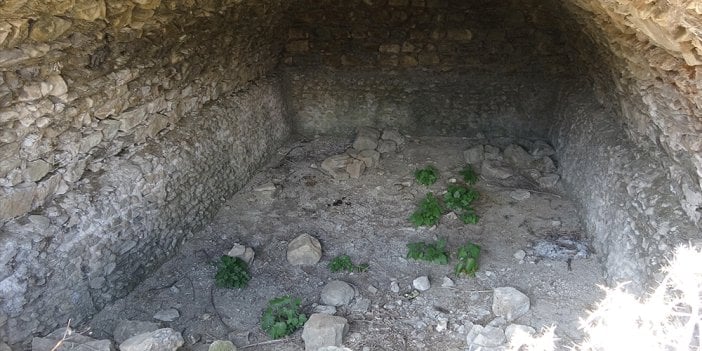 2 bin 300 yıllık antik kentte kaçak kazı