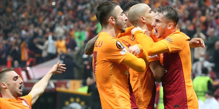 Galatasaray tur kapısını araladı