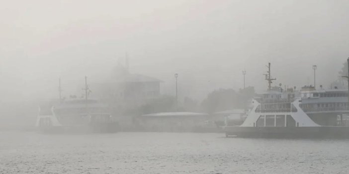 İstanbul'a sis çöktü. Göz gözü görmüyor
