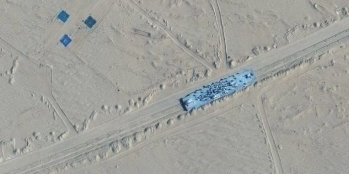 ABD’nin dev uçak gemisi çölün ortasında. Uydu görüntülerinde ortaya çıktı