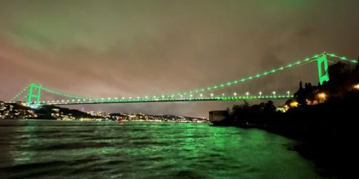 Fatih Sultan Mehmet Köprüsü yeşile büründü