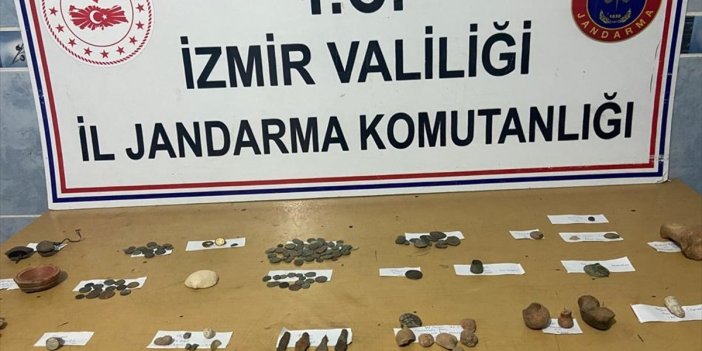 İzmir'de çeşitli dönemlere ait 165 parça obje ele geçirildi