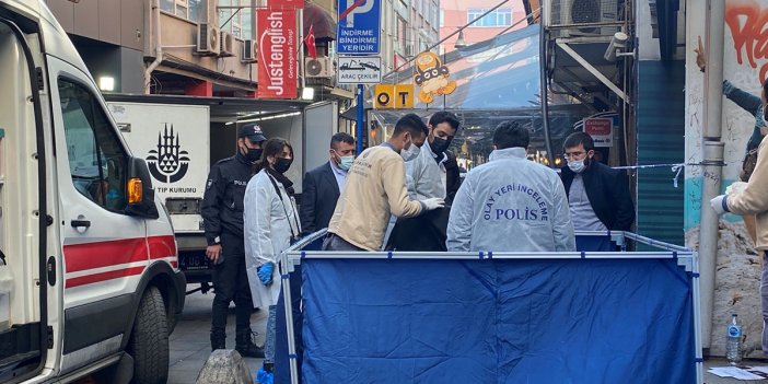 Kadıköy'de sokakta bir kişi ölü bulundu