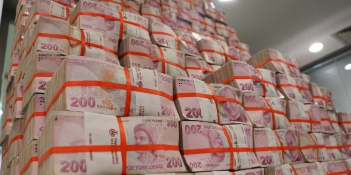 MHP'li Meclis üyesi Ahmet Akpınar'a para aktı