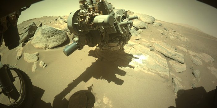 Keşif aracı Mars'ta hiç kimsenin görmediği bir şey buldu