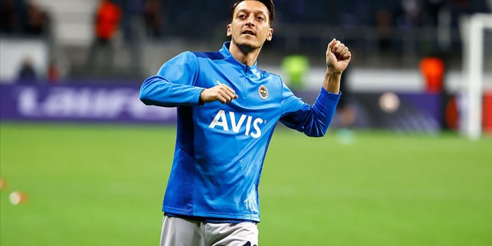 Mesut Özil'den Galatasaray'a gözdağı