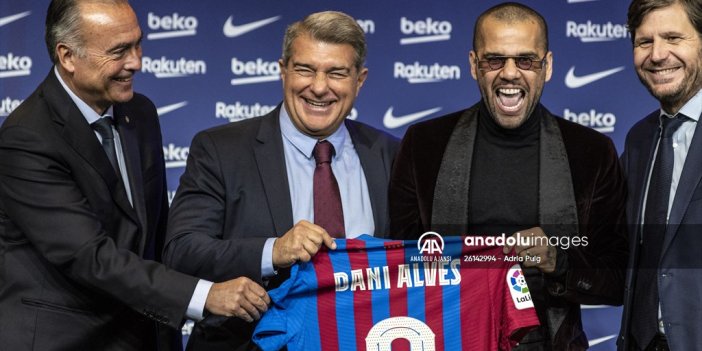 Dani Alves 5 yıl sonra yeniden Barcelona'da