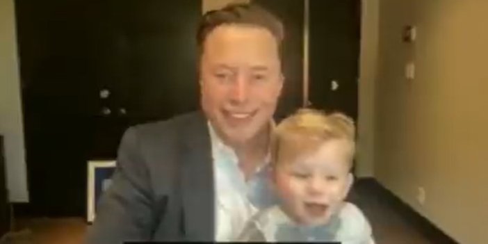 Elon Musk’tan viral olan video… Toplantıya oğluyla katıldı