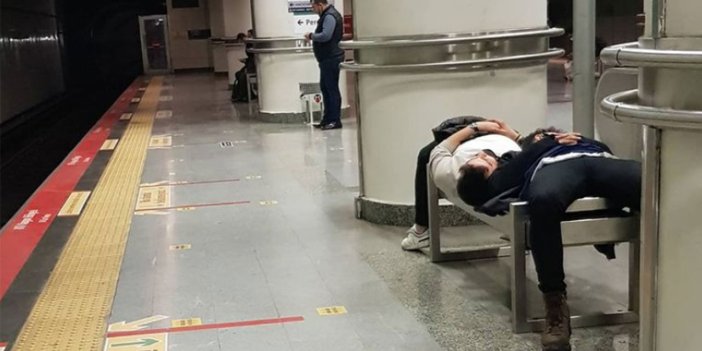 Gazeteci Yaşar Gürsoy'un metro istasyonunda çektiği fotoğraf Türkiye gerçeğini gözler önüne serdi