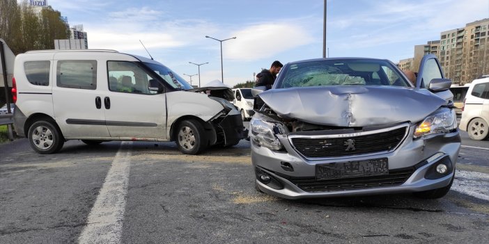 Gaziosmanpaşa'da zincirleme kaza: 3 kişi yaralandı