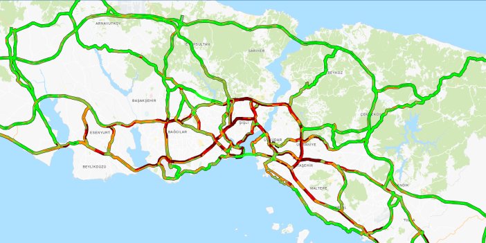 İstanbul'da lodosun etkisiyle trafik felç oldu