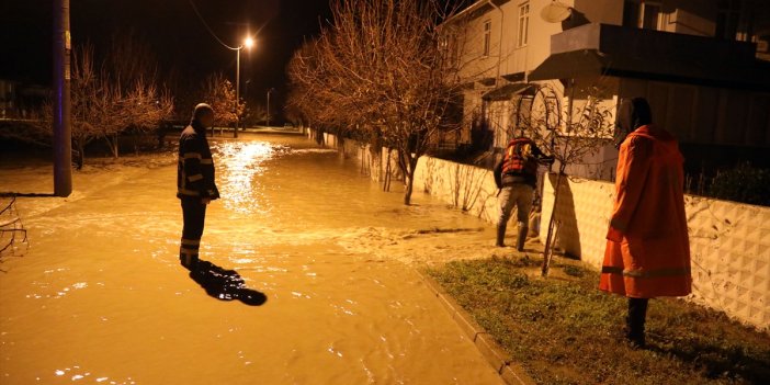 Edirne'de şiddetli yağış nedeniyle mahsur kalanlar böyle kurtarıldı