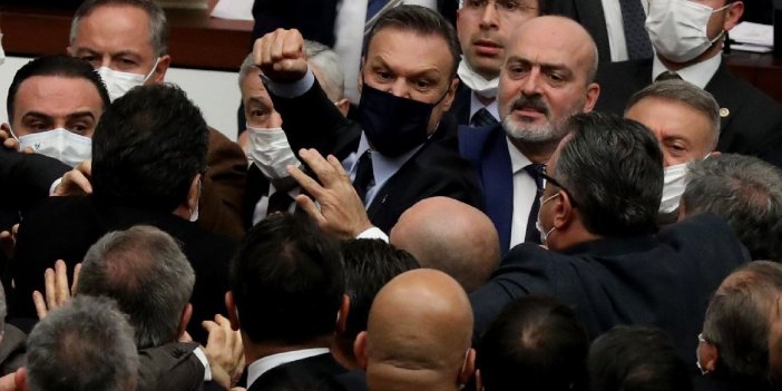 AKP’li Alpay Özalan'dan 'yumruk' savunması: Anlayacakları dil bu