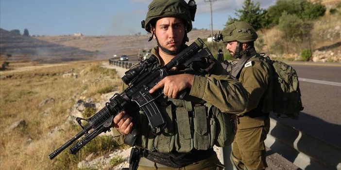 İsrail, Filistinli 4 lise öğrencisini gözaltına aldı