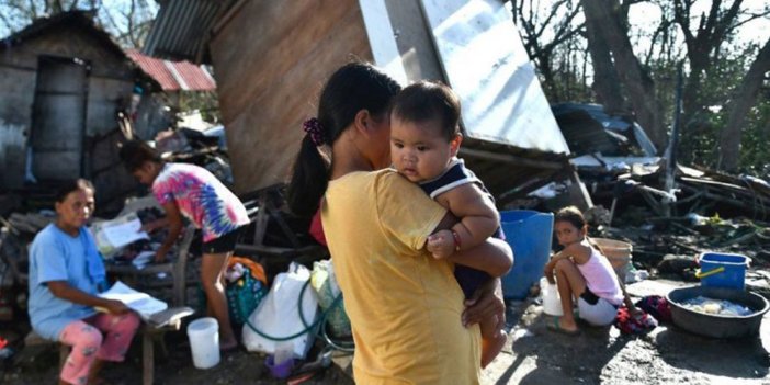Filipinler'i tayfun vurdu: En az 75 ölü
