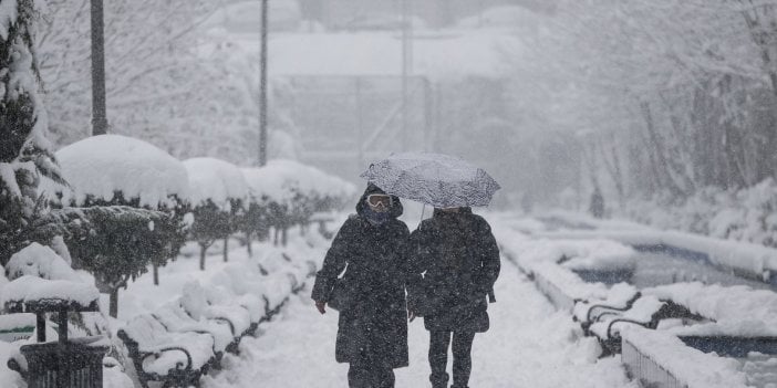 Meteoroloji'den İstanbullulara kar yağışı uyarısı! Bu saatlere dikkat