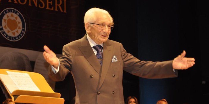 Türk müziğinin efsanesi Prof . Dr. Alâeddin Yavaşca hayatını kaybetti. Bestelerin efendisiydi