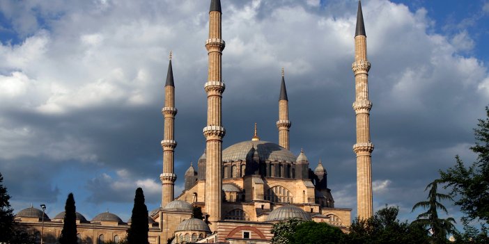 AKP'de şehirler karıştı. 'İstanbul hazır' afişine Edirne'deki Selimiye Cami'ni koydular