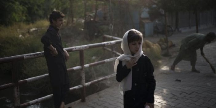 Afgan çocuklar aileleri olmadan ABD'ye tahliye edildi