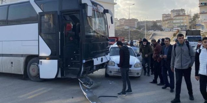 Ankara'da otobüs ile otomobil çarpıştı. 4 çocuk yaralandı