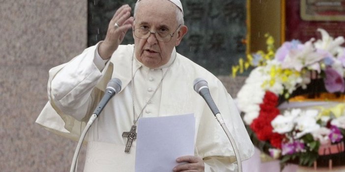 Papa Francis: Kadına şiddet tanrıya hakarettir