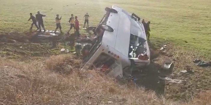 Güreşçileri taşıyan minibüs devrildi: 1 ölü 15 yaralı