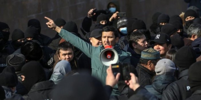 Kazakistan'da akaryakıt zammı protestoları büyüyor, Doğalgaz ve akaryakıta yapılan zamlar Kazak Türklerini çileden çıkardı