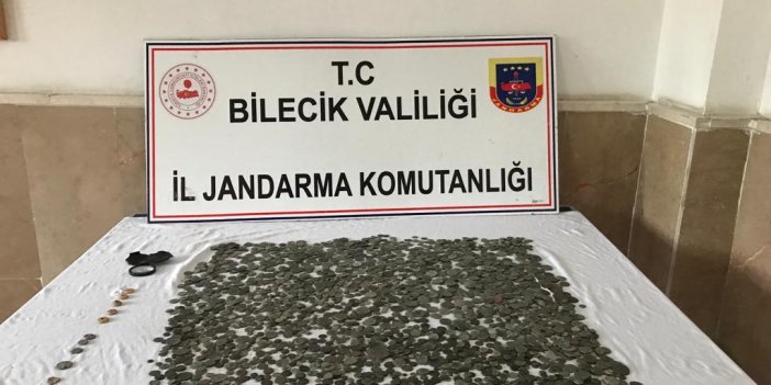 Bilecik'te tarihi eser operasyonu: 2 bin 705 sikke ele geçirildi