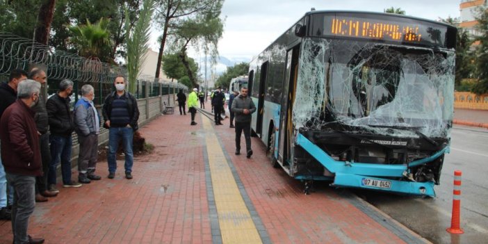 Halk otobüsü 9 aracı biçti yolcular dehşeti yaşadı