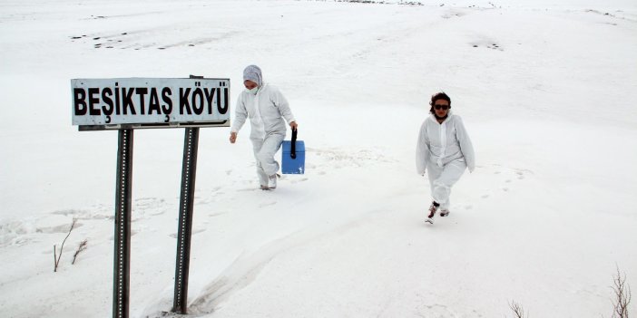 Korona savaşçılarının karla mücadelesi