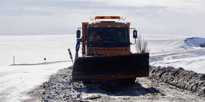 Ağrı’da 207 köy yolunu kar kapattı