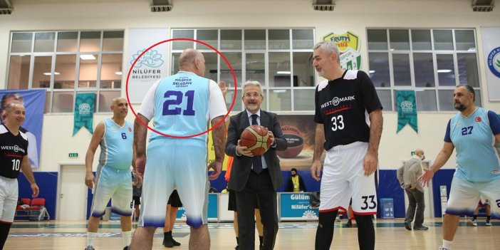 Öğretim üyesi, Veteran Basketbol Turnuvası'nda kalp krizi geçirmiş