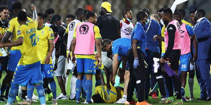 Afrika Kupası'nda olay: Malatyasporlu Tetteh, Boupendza'yı bir yumrukta yere serdi