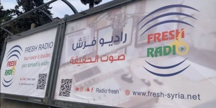 Suriyeliler radyo kurdu. Belediyenin panolarından reklam yaptılar