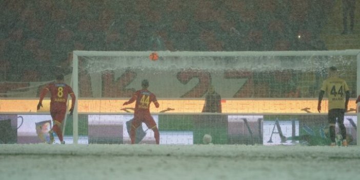 Gaziantep-Malatya maçı kar engeline takıldı