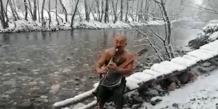 Malatya'da dondurucu soğukta şort giyip klarnet çaldı