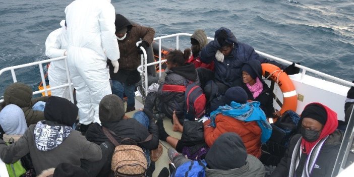Balıkesir açıklarında 27 göçmen kurtarıldı