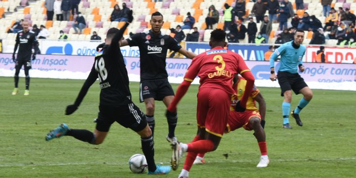 Malatya-Beşiktaş maçında tartışmalı karar: VAR'dan penaltı