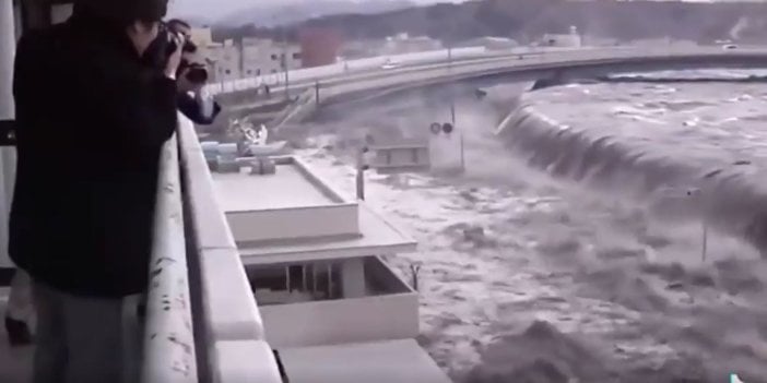 Ölüm yağdıran tsunaminin en net görüntüleri ortaya çıktı. Kurtulanlar çekmiş